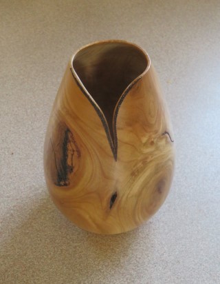 Tulip vase won a commended certificate for Dean Carter Cherry
